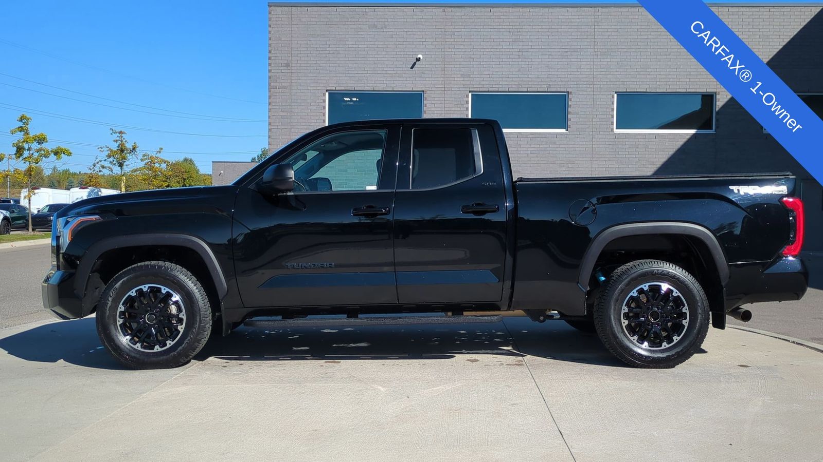 2023 Toyota Tundra SR5 photo 2
