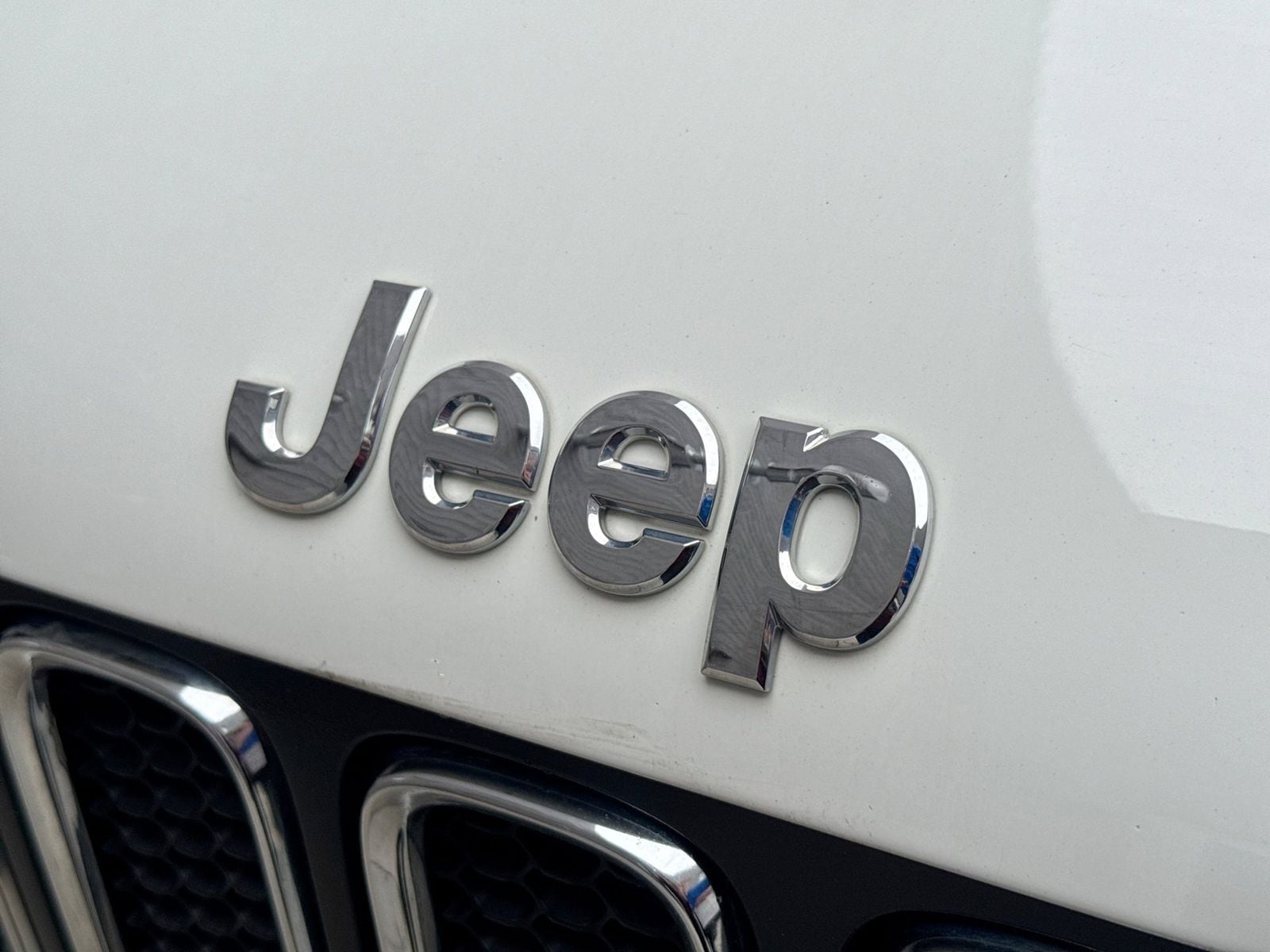 Thumbnail: 2018 Jeep Renegade - 14