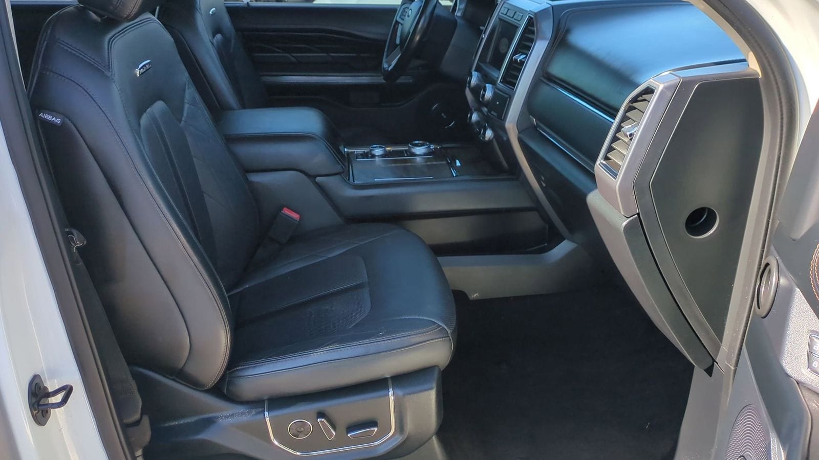 Thumbnail: 2020 Ford Expedition - 22