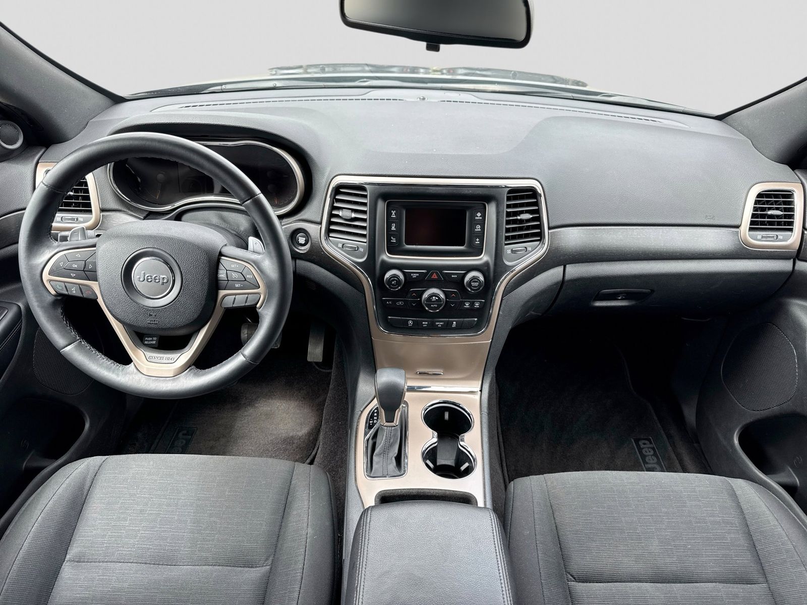 Thumbnail: 2016 Jeep Grand Cherokee - 16