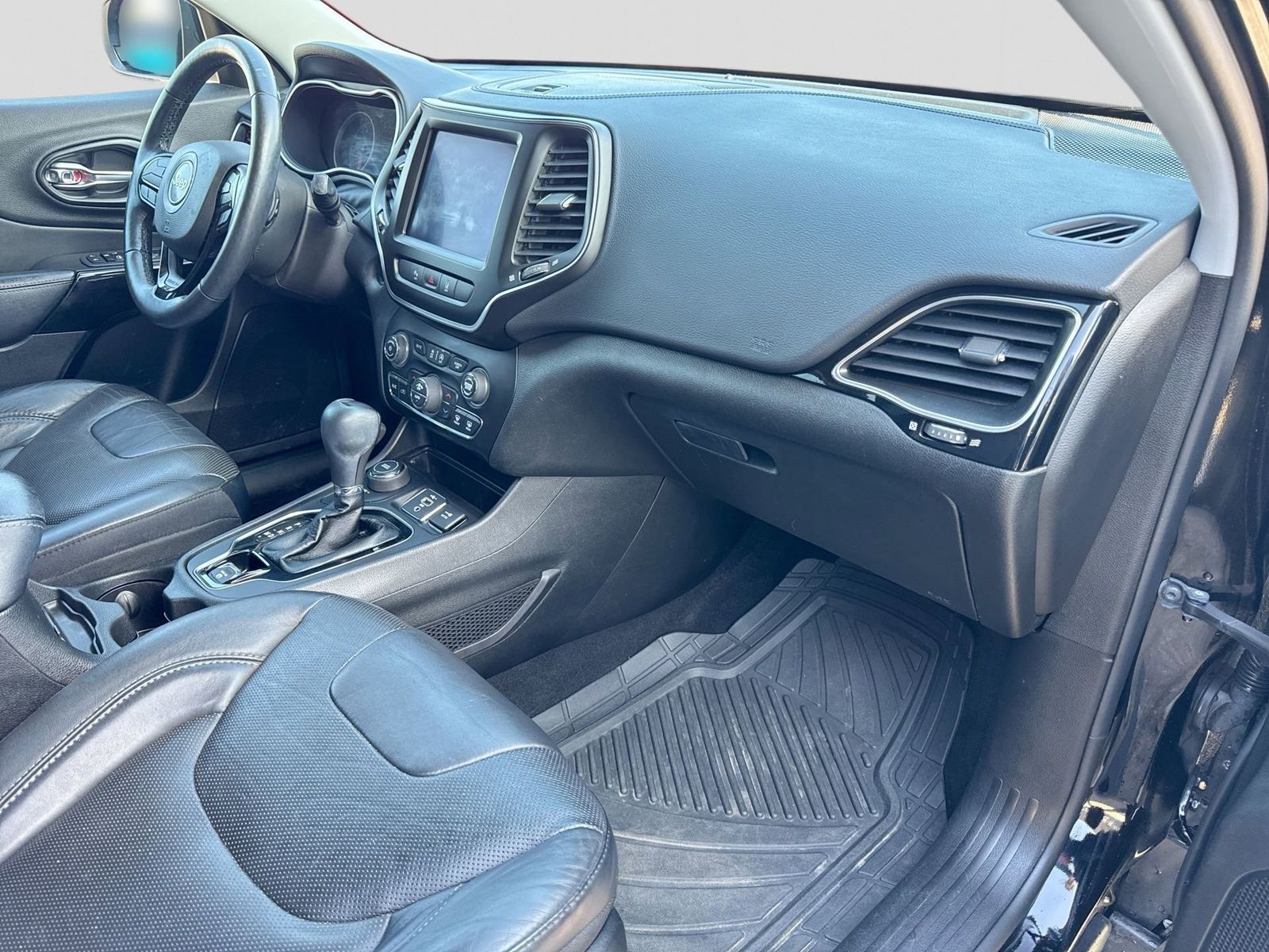 Thumbnail: 2021 Jeep Cherokee - 8