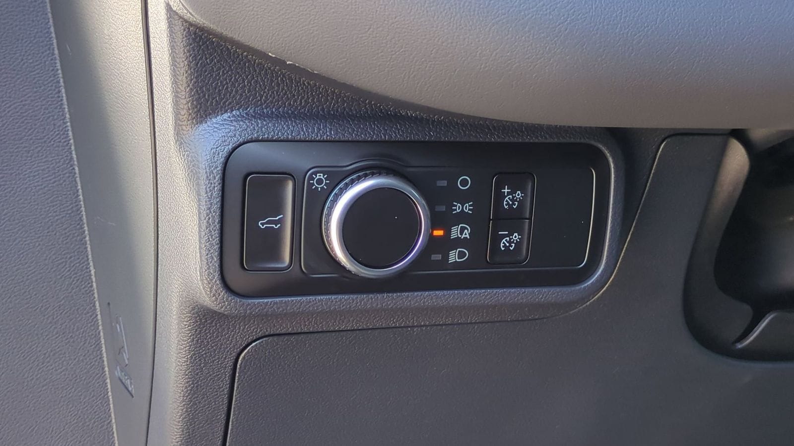 Thumbnail: 2025 Ford Explorer - 15