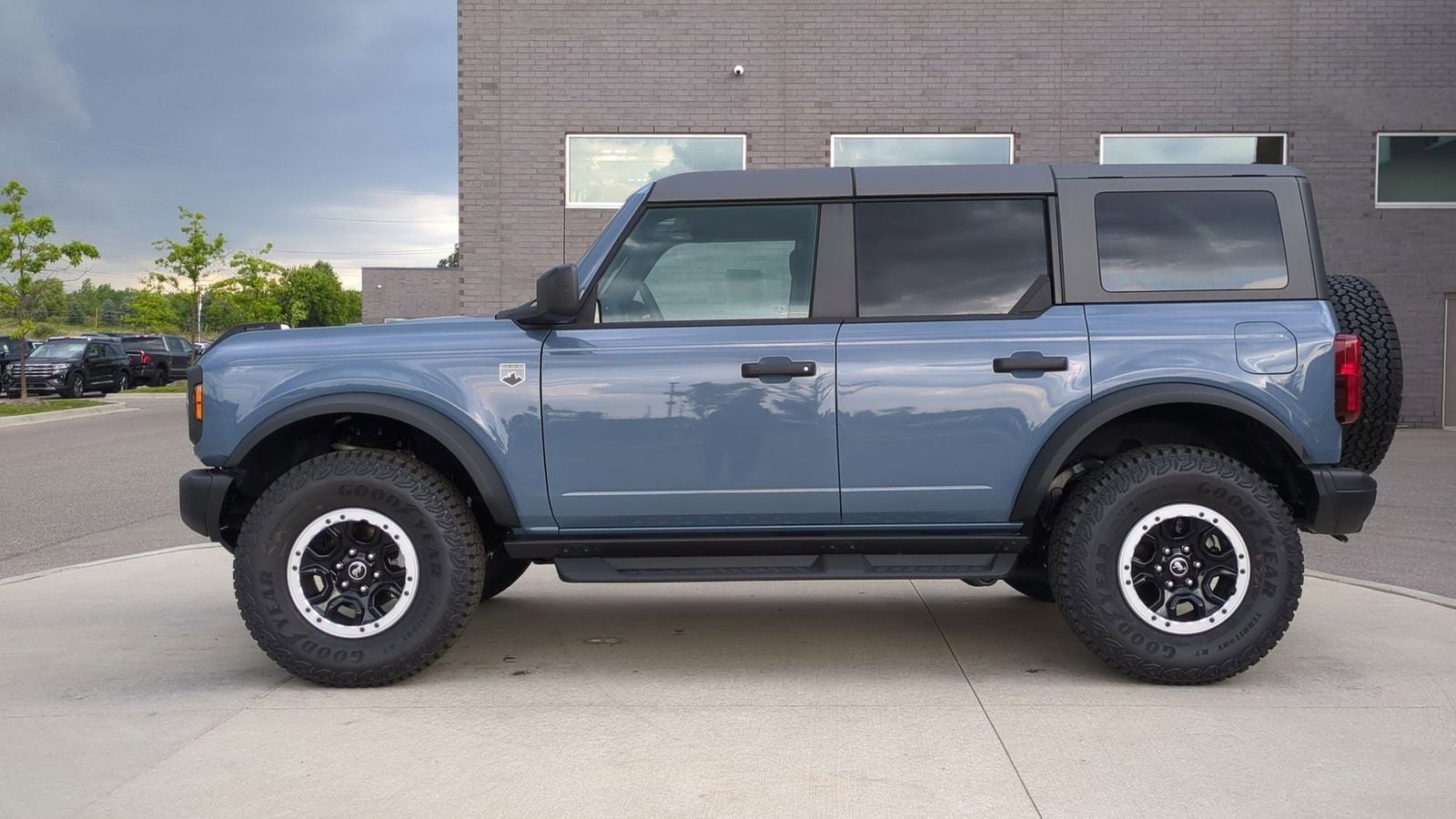 Thumbnail: 2025 Ford Bronco - 2