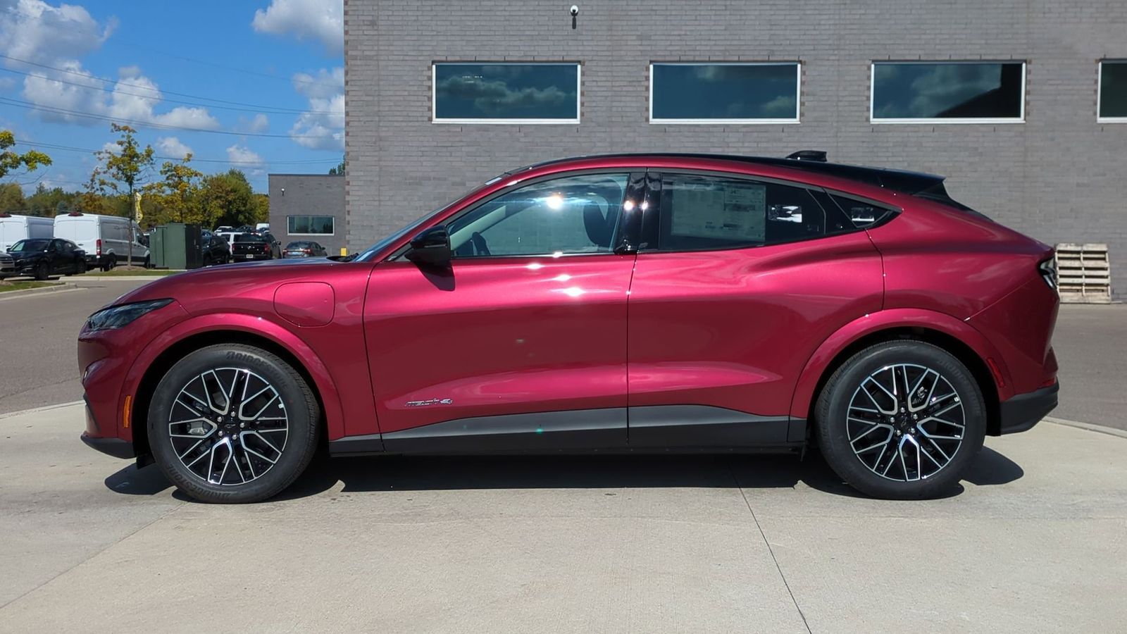 2025 Ford Mustang Mach-E Premium photo 2