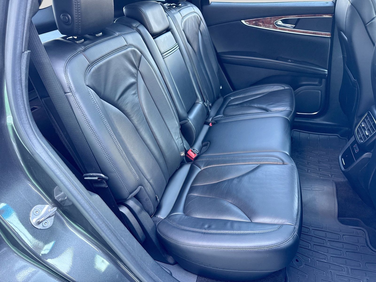 Thumbnail: 2019 Lincoln Nautilus - 22