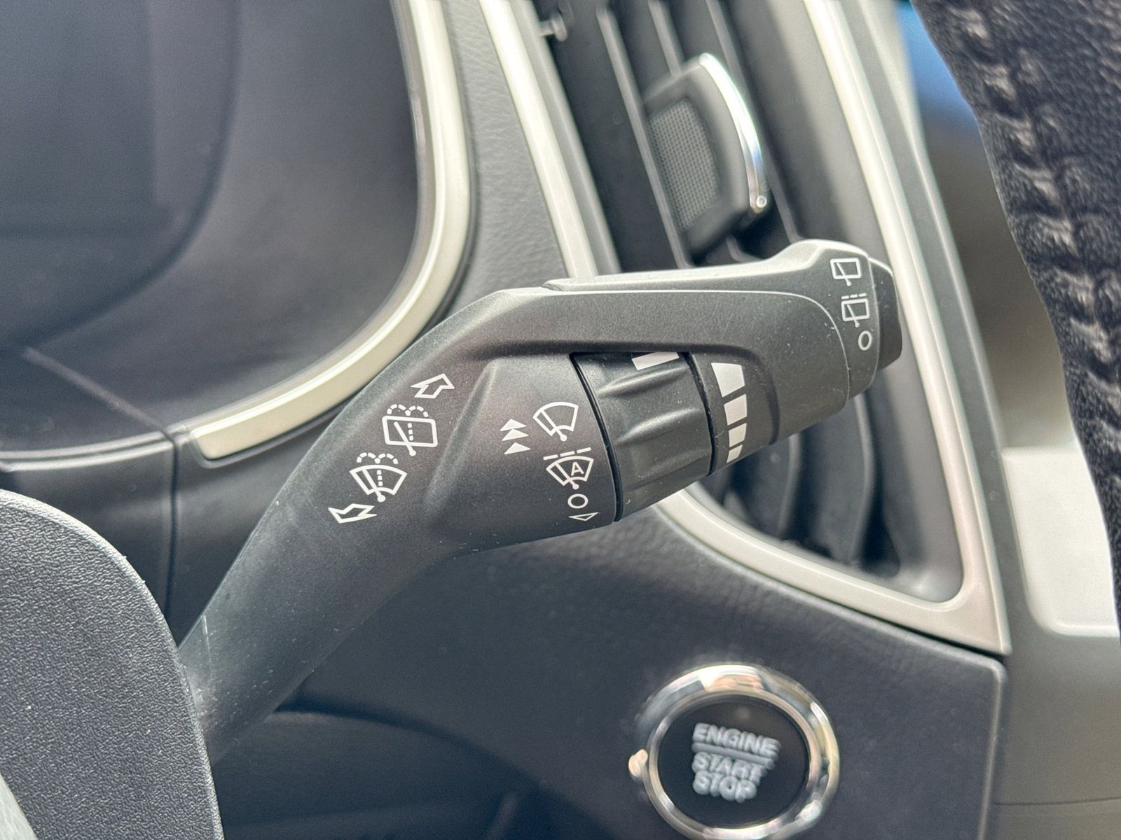 Thumbnail: 2020 Ford Edge - 24