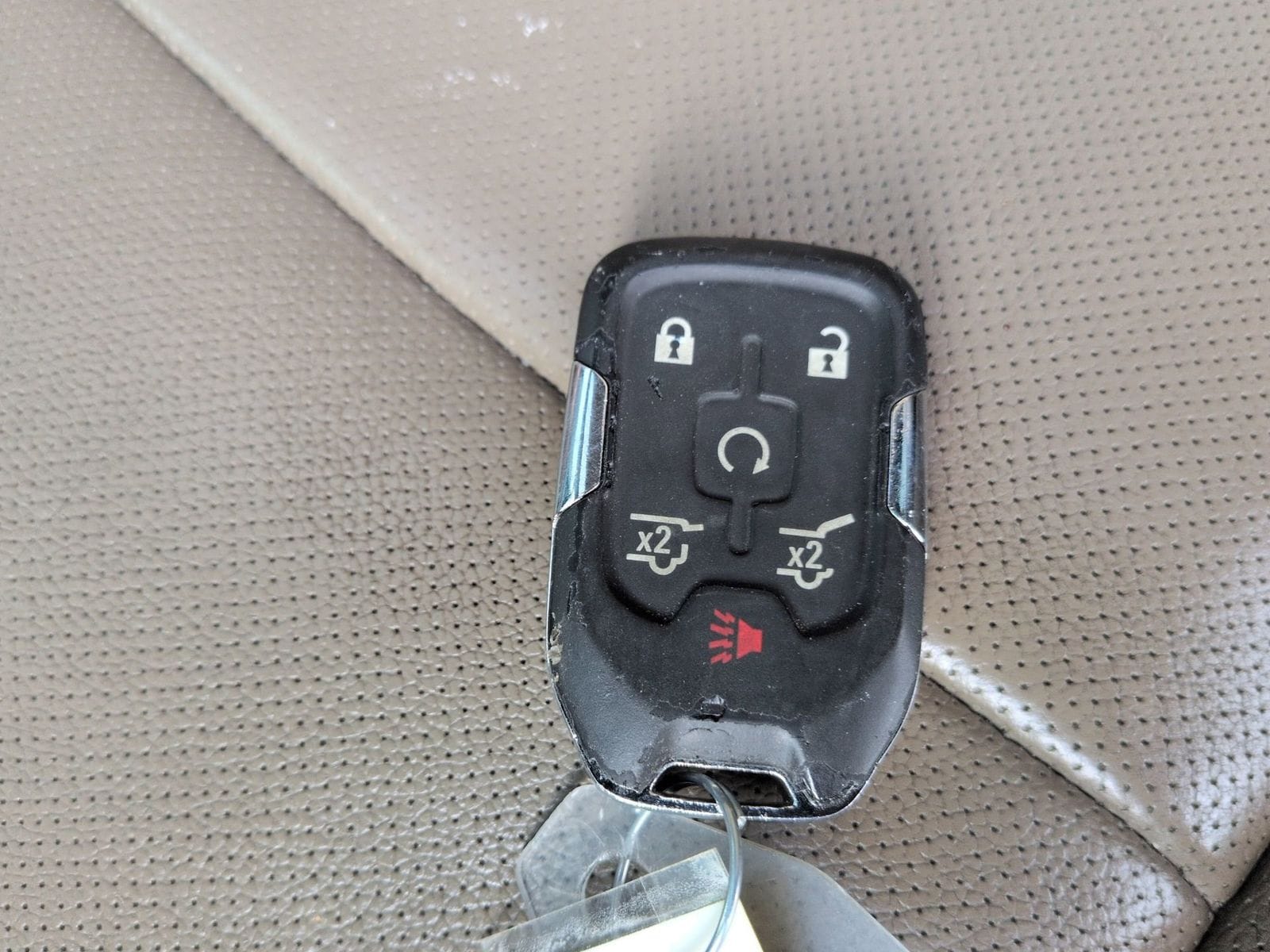 Thumbnail: 2015 Chevrolet Suburban - 45