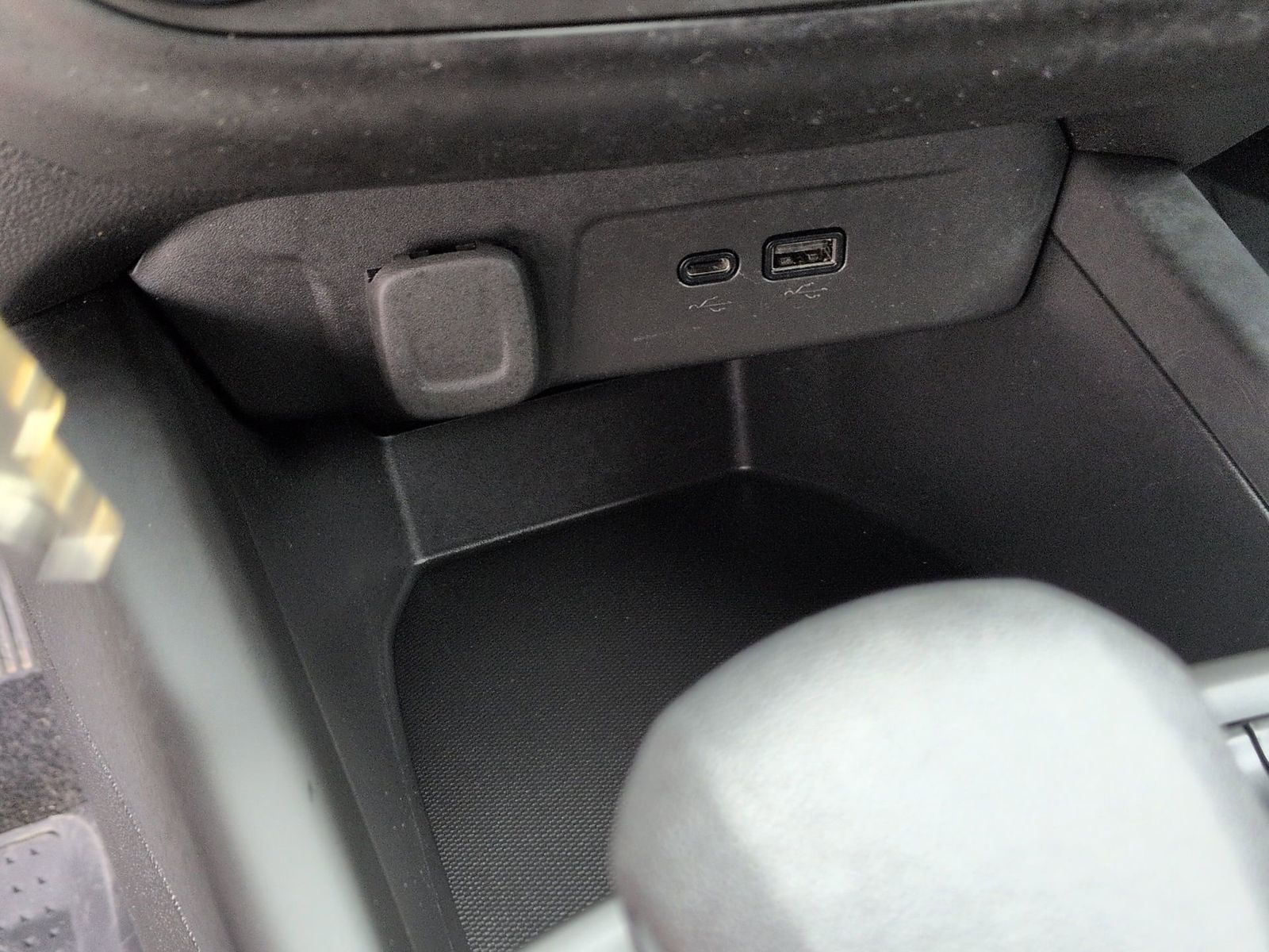 Thumbnail: 2024 Chevrolet Trax - 33