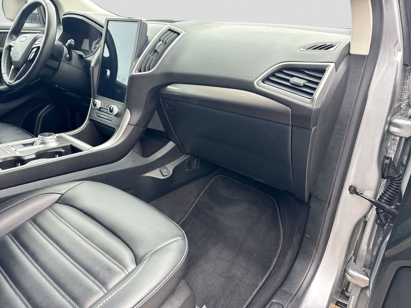 Thumbnail: 2023 Ford Edge - 8