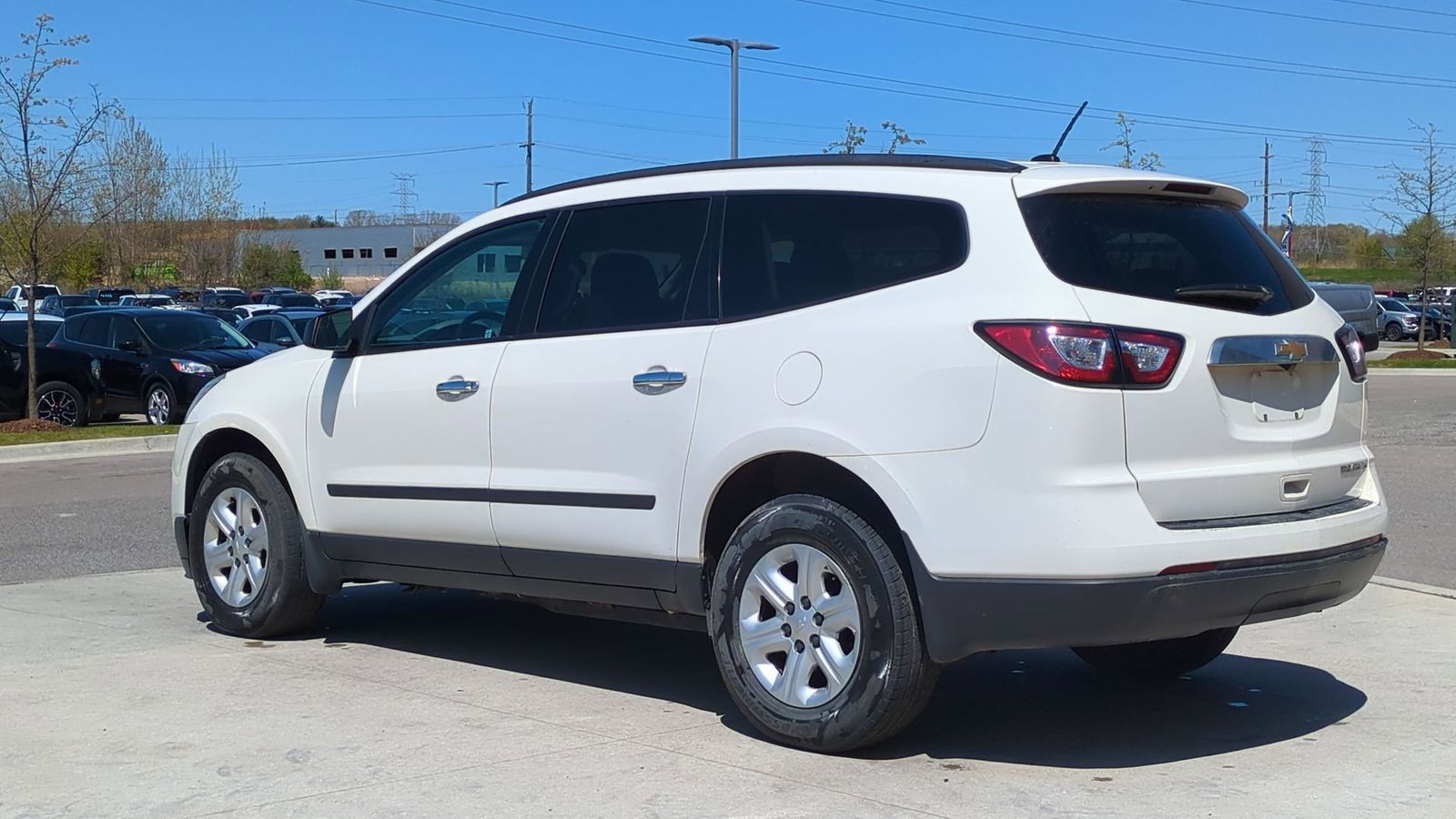 Thumbnail: 2014 Chevrolet Traverse - 3