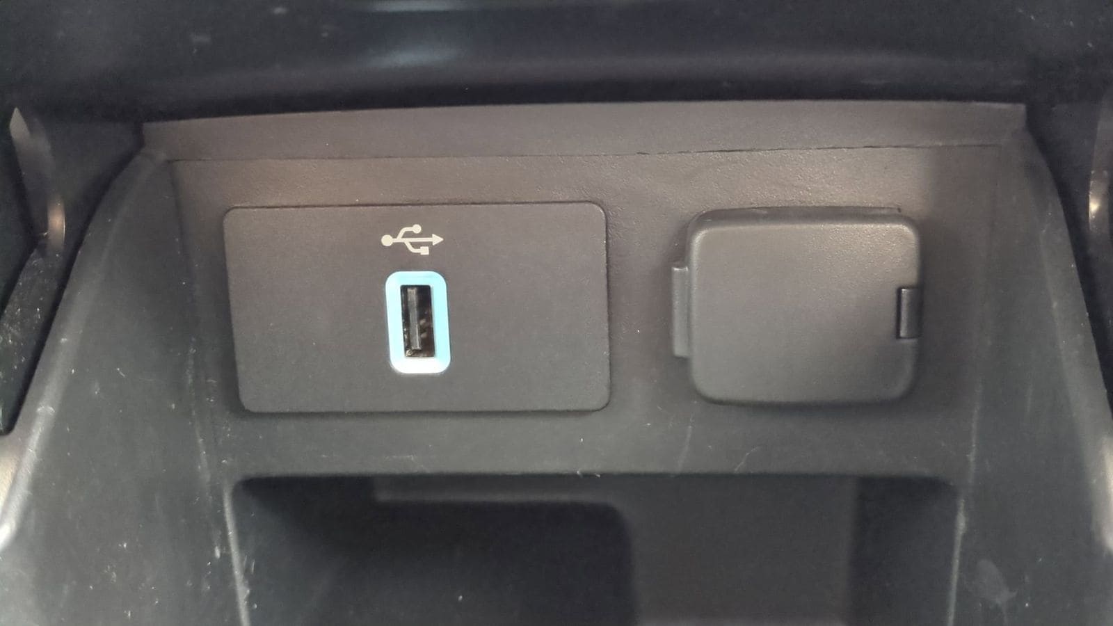 Thumbnail: 2018 Ford Explorer - 49