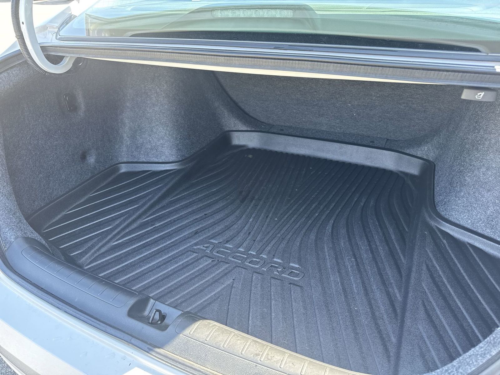 Thumbnail: 2022 Honda Accord - 31