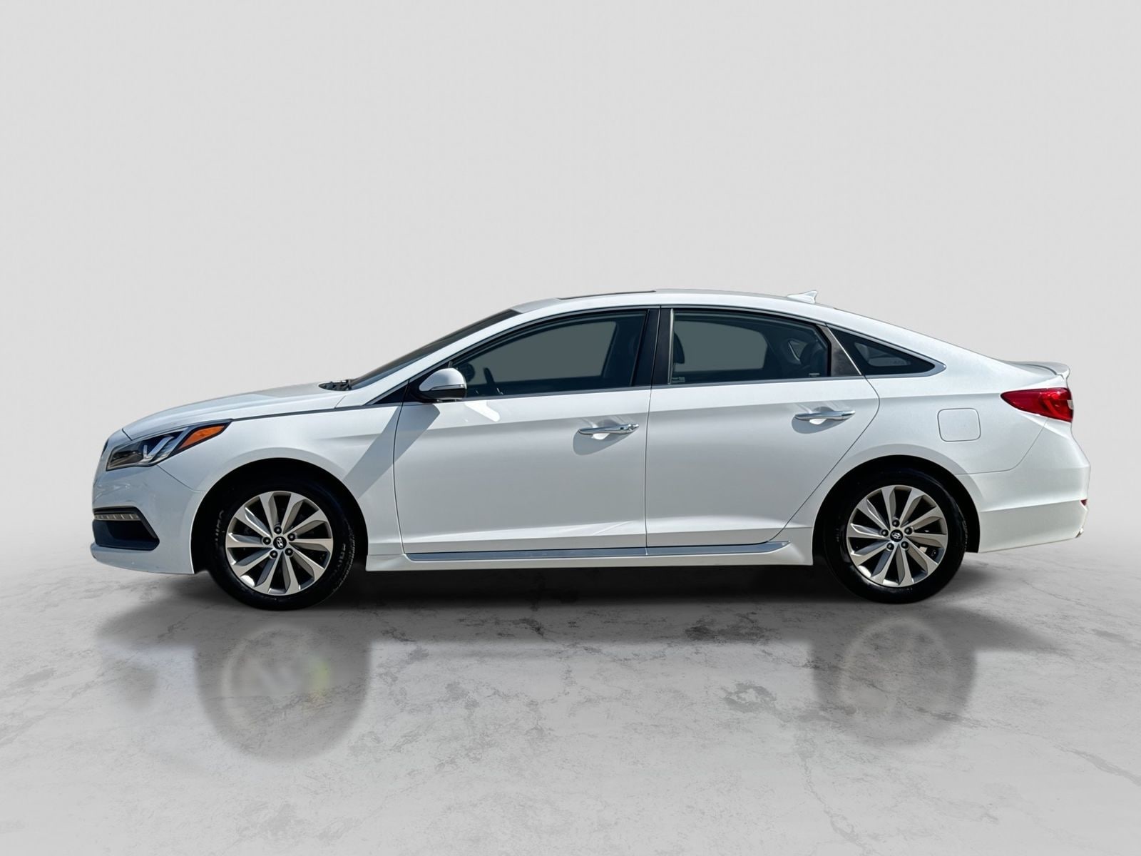Thumbnail: 2017 Hyundai Sonata - 2