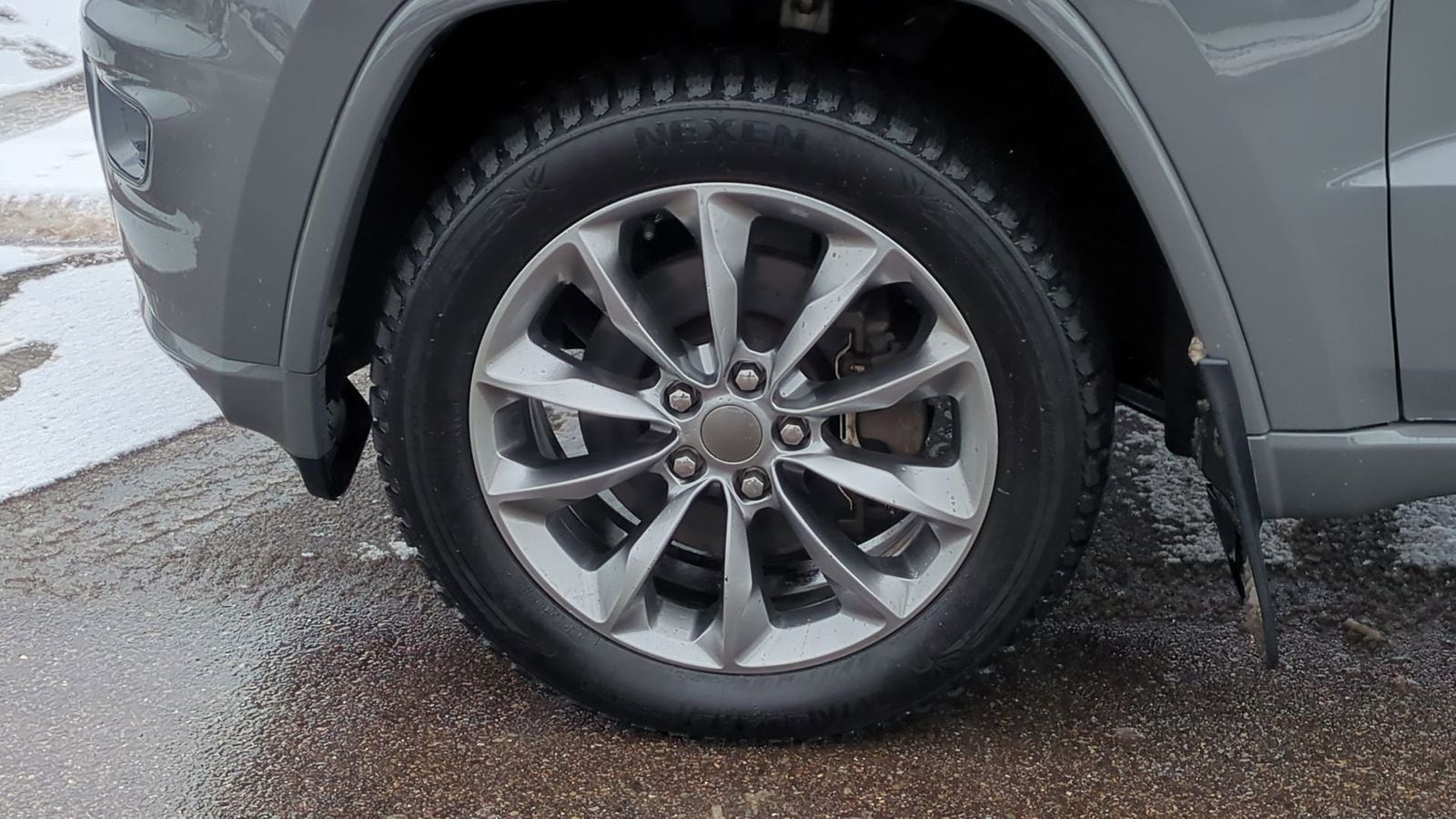 Thumbnail: 2022 Jeep Grand Cherokee - 15