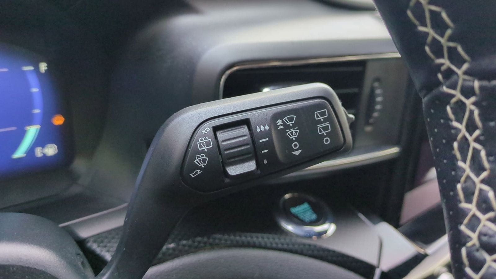 Thumbnail: 2022 Ford Explorer - 29