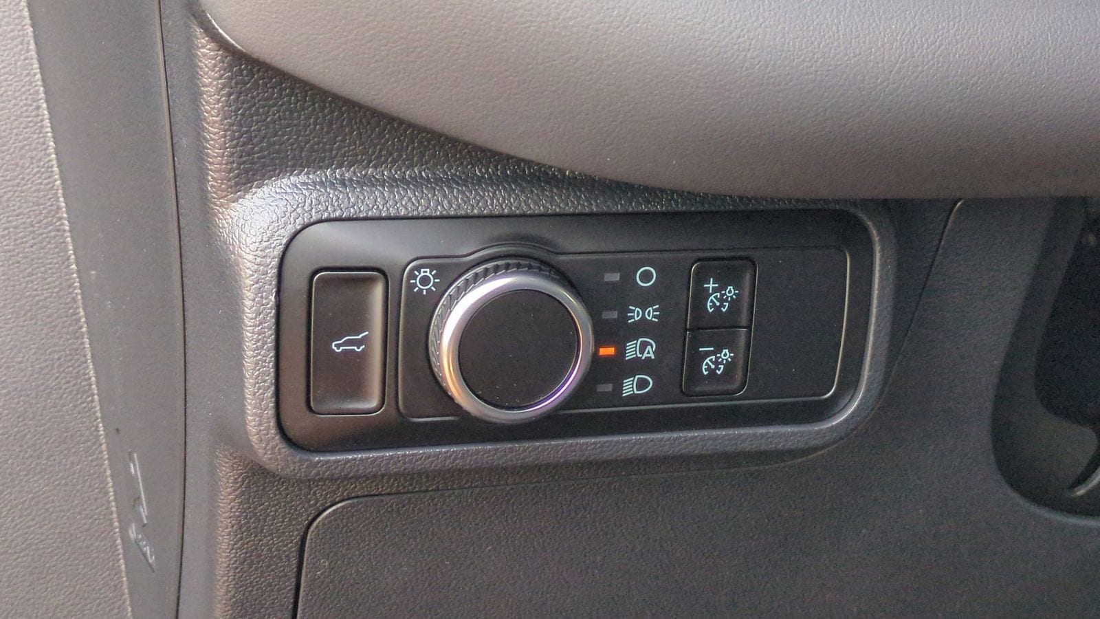 Thumbnail: 2026 Ford Explorer - 15