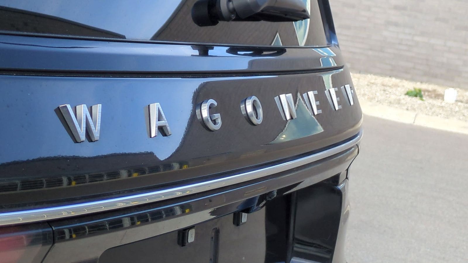 Thumbnail: 2023 Jeep Wagoneer - 12