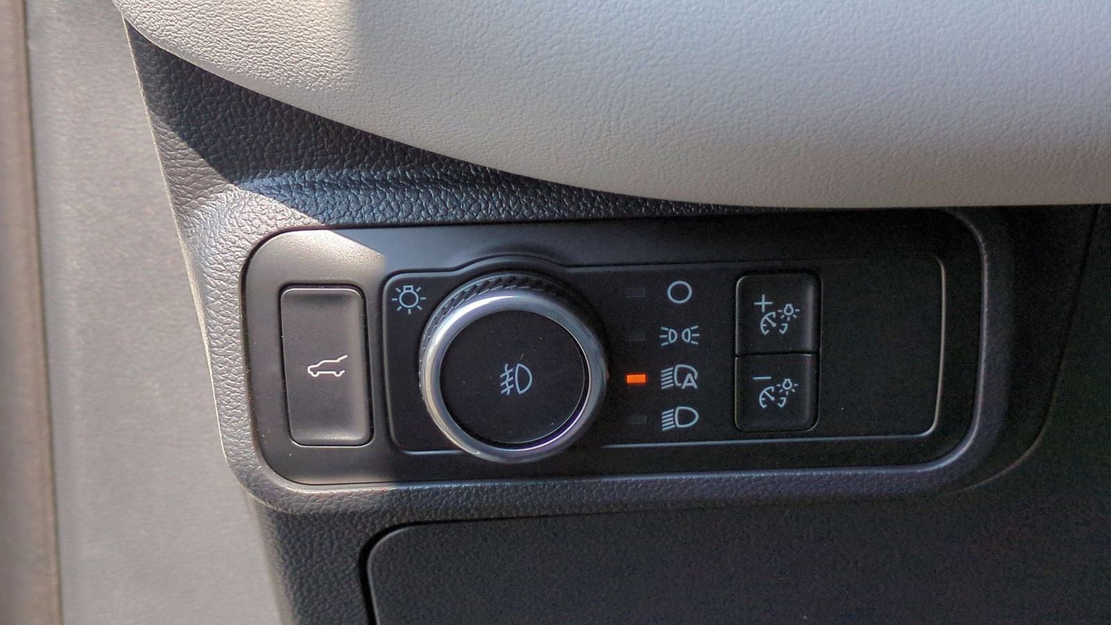 2025 Ford Explorer Active 16
