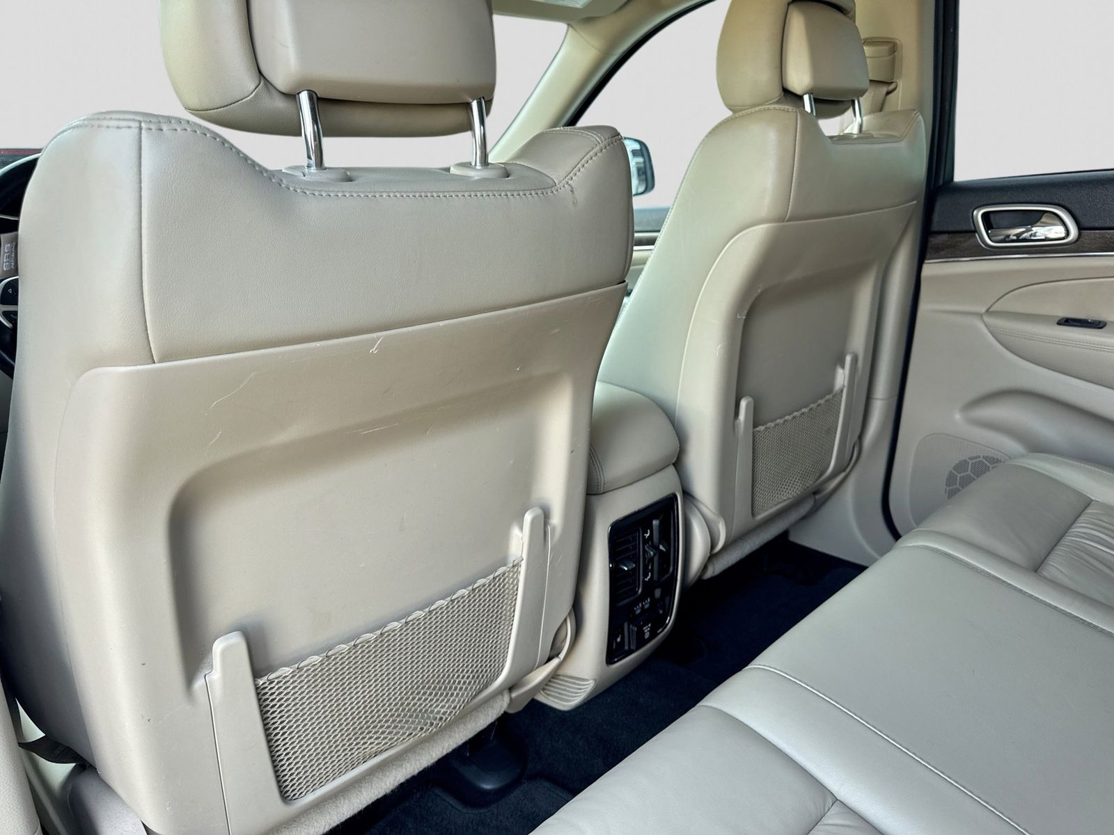 Thumbnail: 2015 Jeep Grand Cherokee - 19