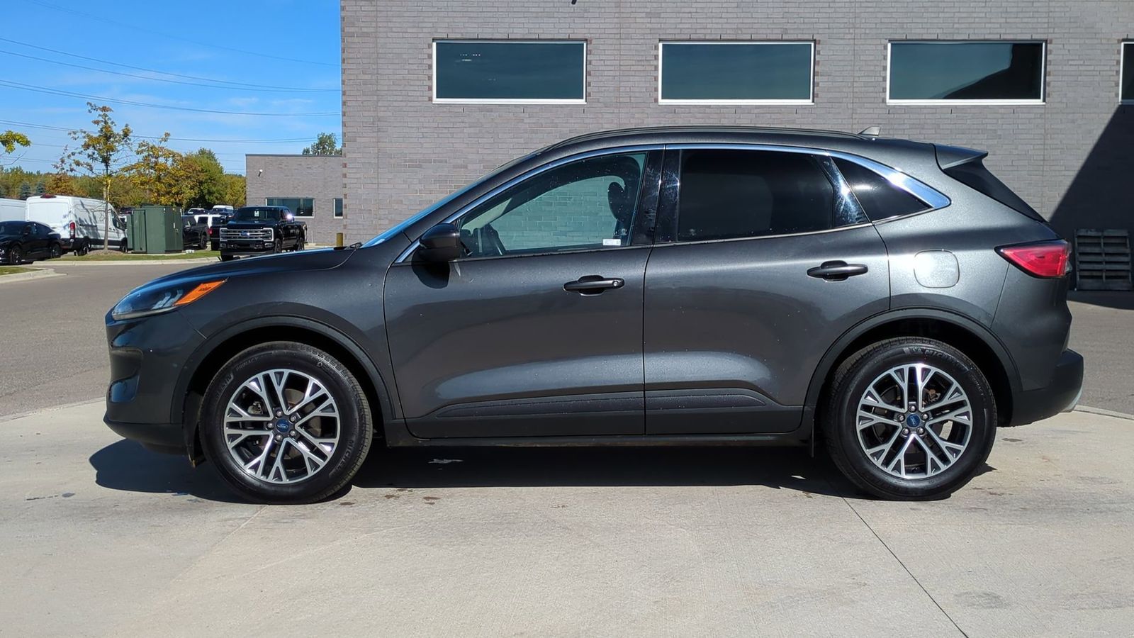 2020 Ford Escape SEL photo 2