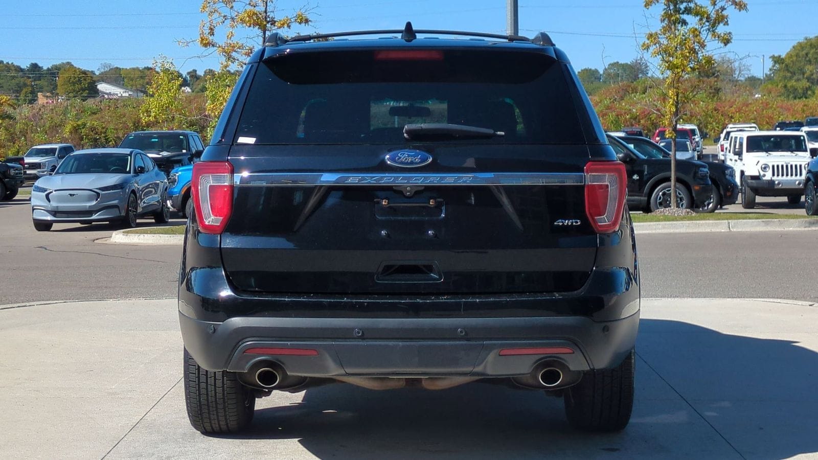 Thumbnail: 2017 Ford Explorer - 7