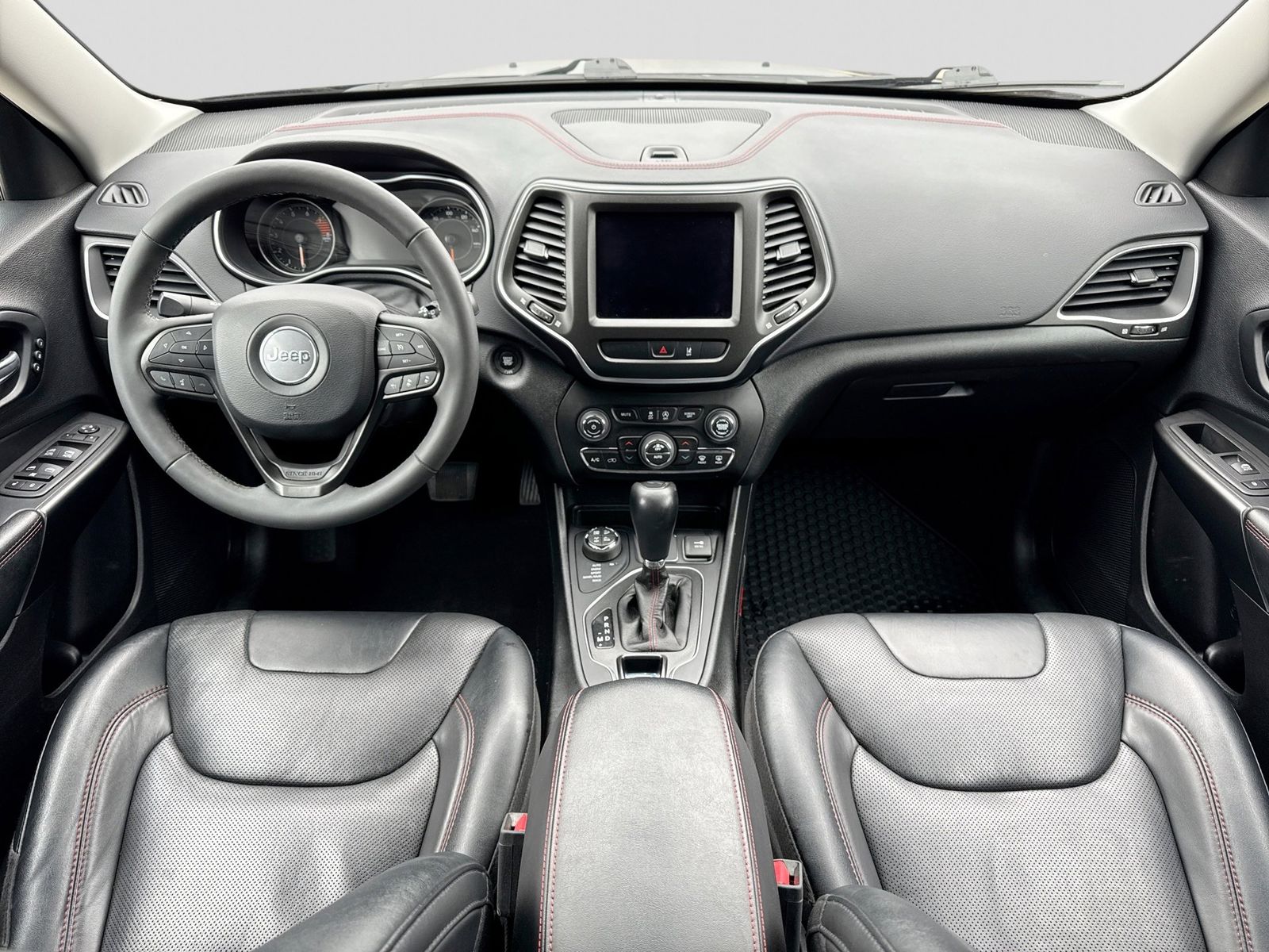 Thumbnail: 2022 Jeep Cherokee - 16