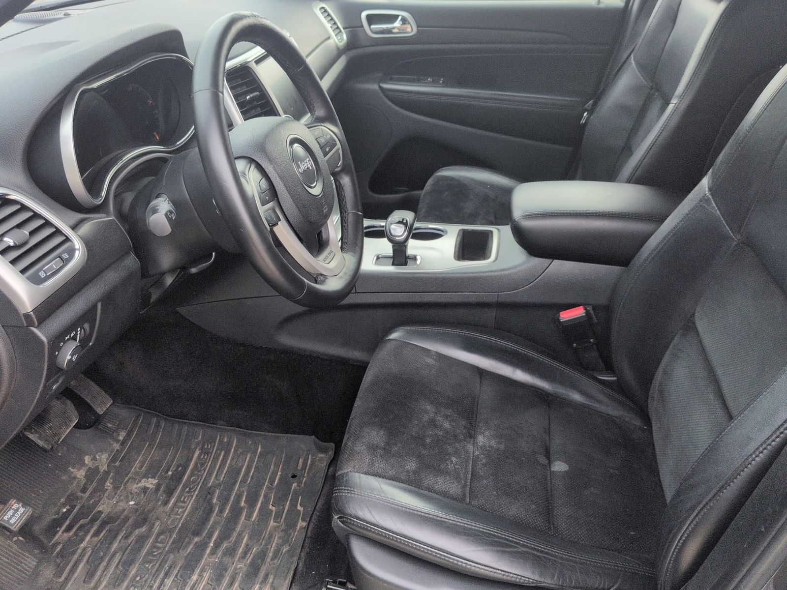 Thumbnail: 2015 Jeep Grand Cherokee - 20