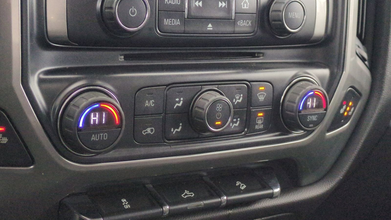 Thumbnail: 2015 Chevrolet Silverado 1500 - 33