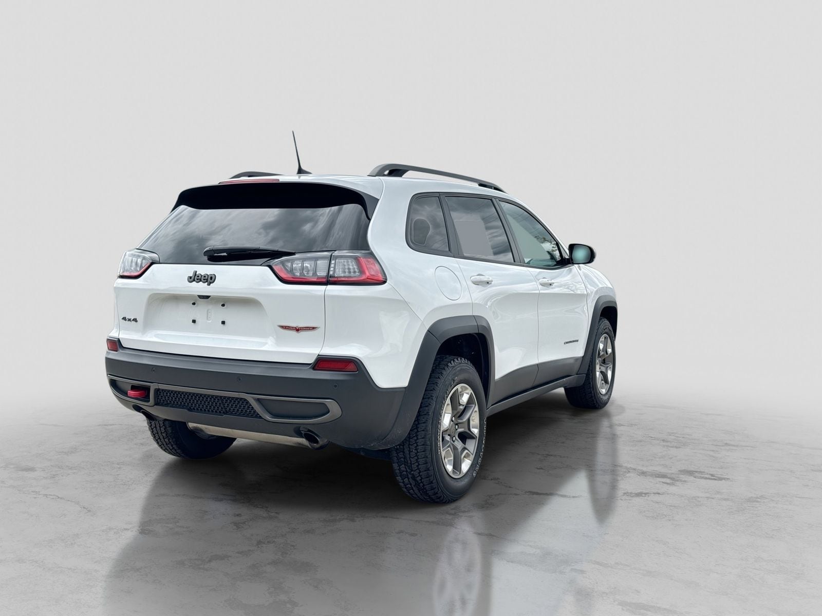 Thumbnail: 2019 Jeep Cherokee - 7