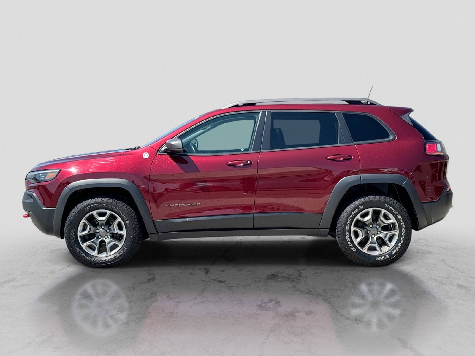 Thumbnail: 2019 Jeep Cherokee - 3