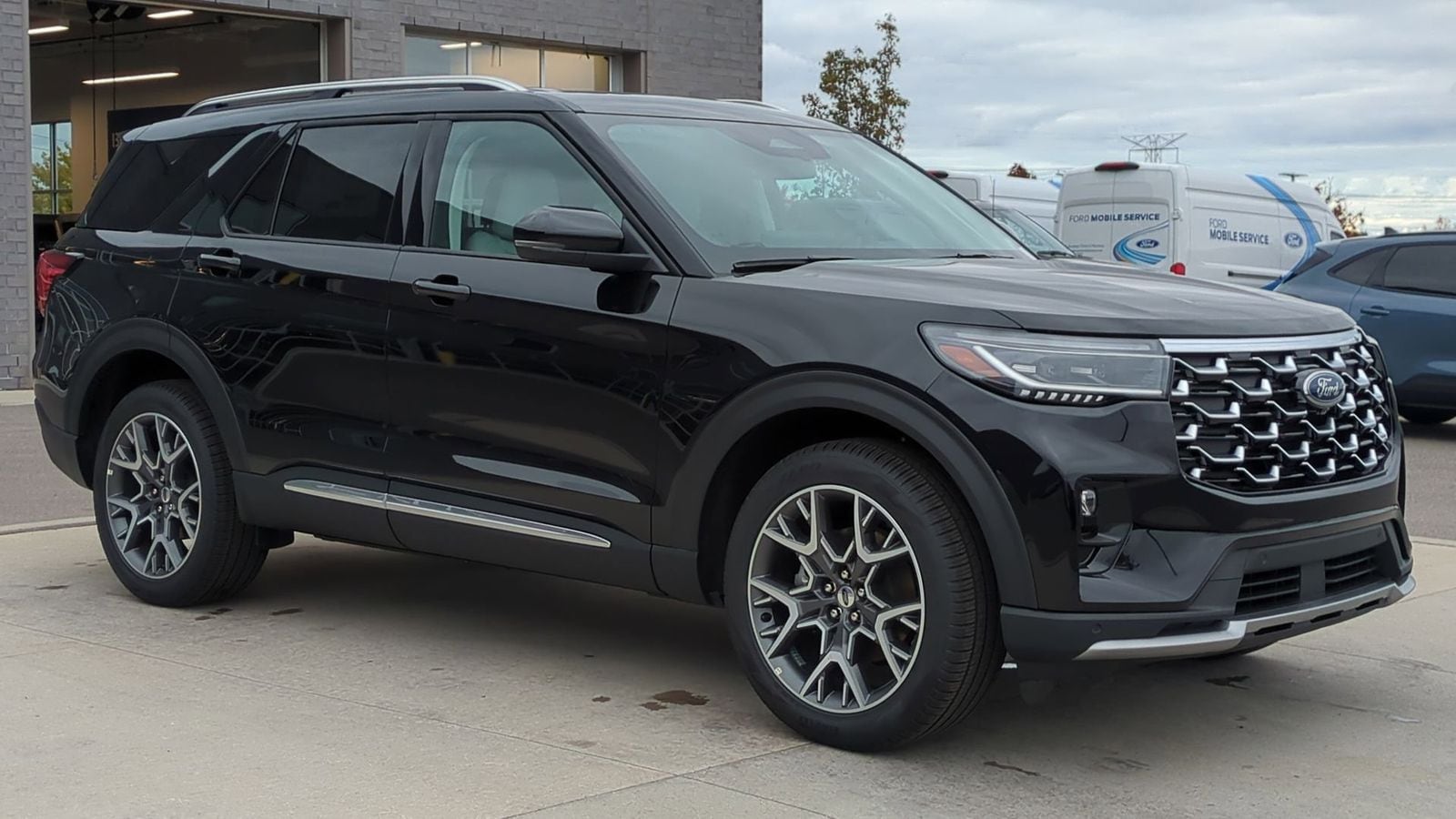 Thumbnail: 2025 Ford Explorer - 8