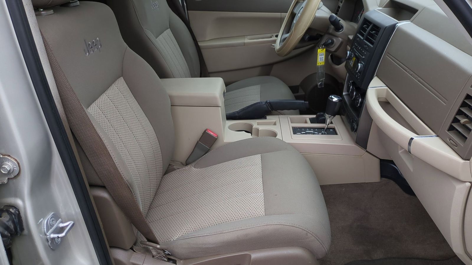 Thumbnail: 2009 Jeep Liberty - 18