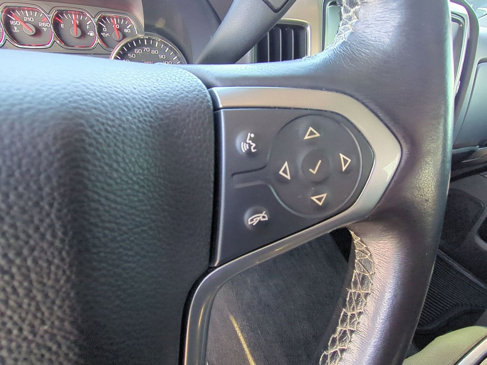 Thumbnail: 2014 Chevrolet Silverado 1500 - 25