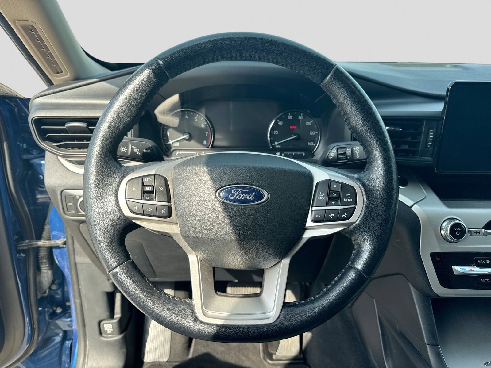 Thumbnail: 2022 Ford Explorer - 26