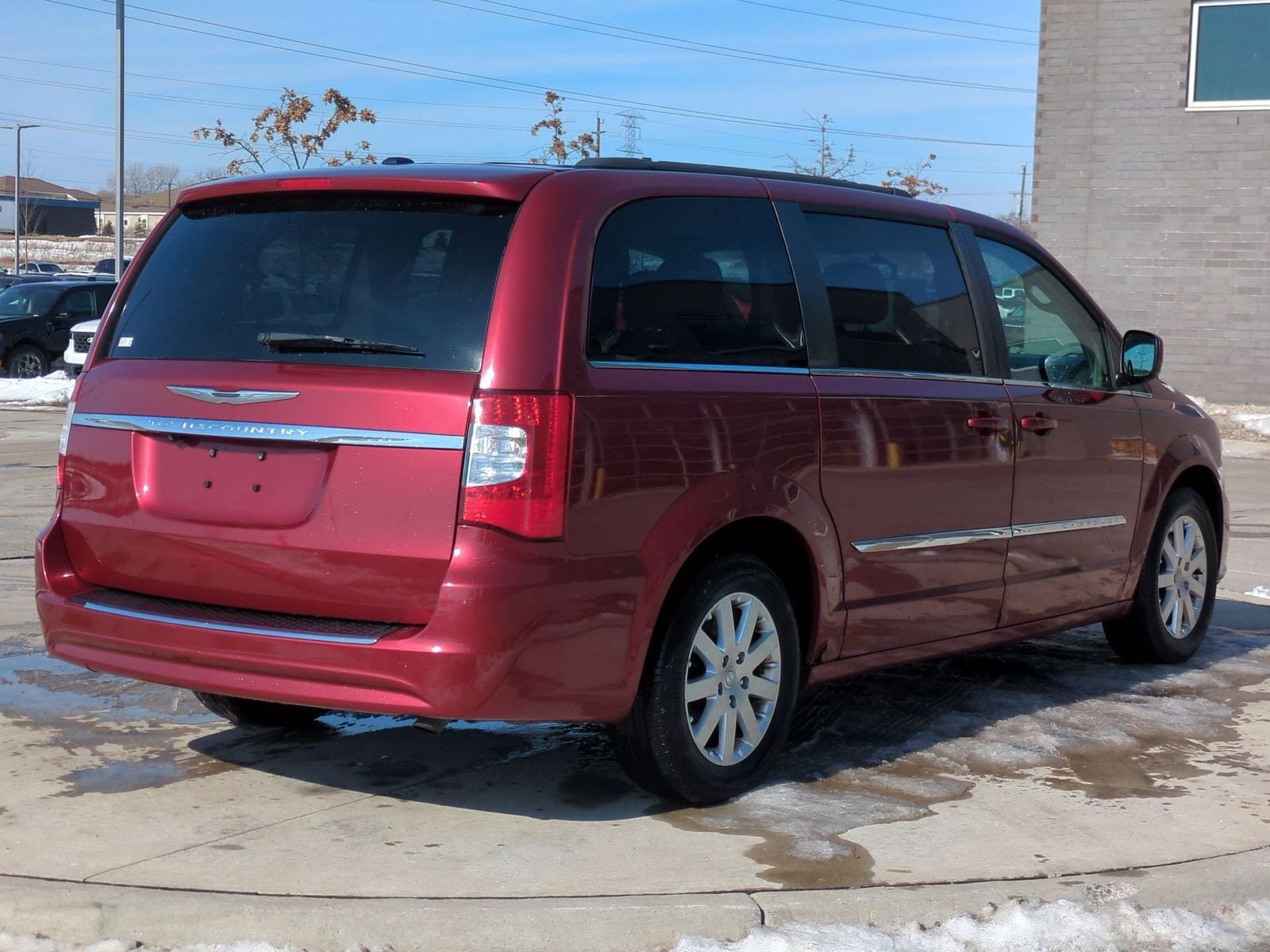 Thumbnail: 2012 Chrysler Town & Country - 7