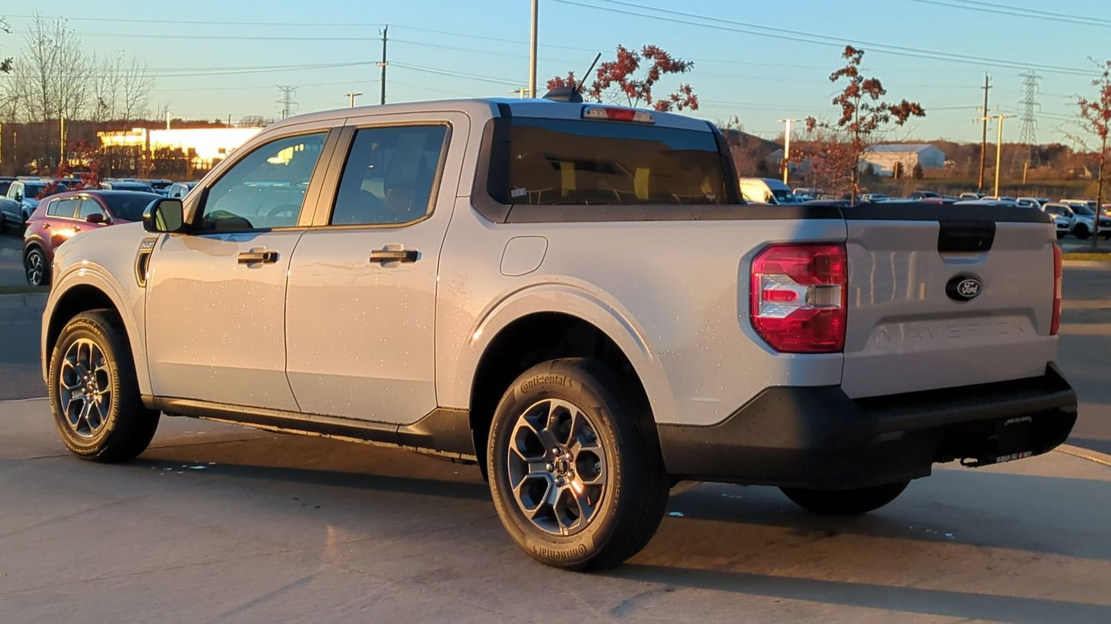 2025 Ford Maverick XLT photo 2