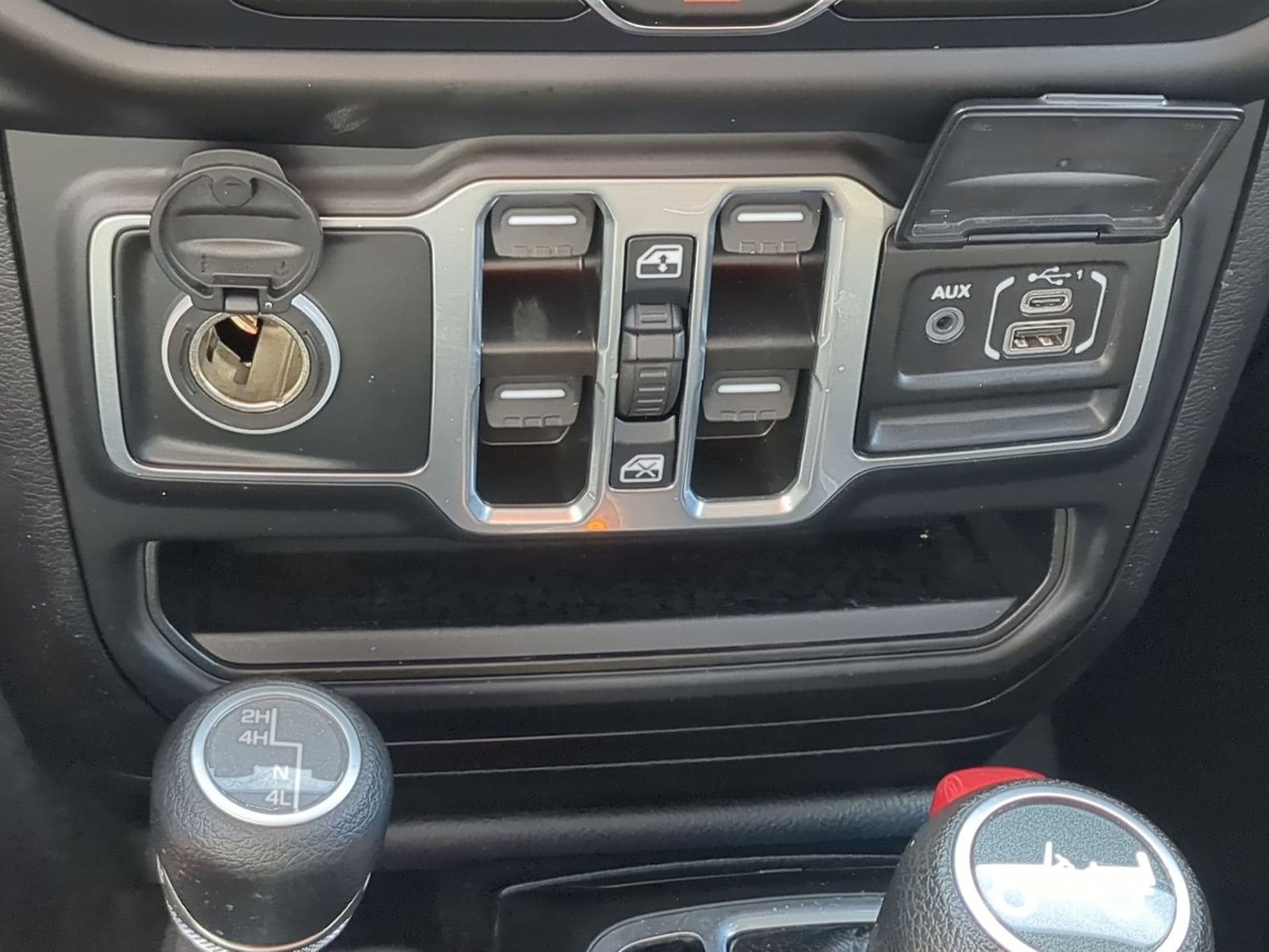 Thumbnail: 2018 Jeep Wrangler - 34