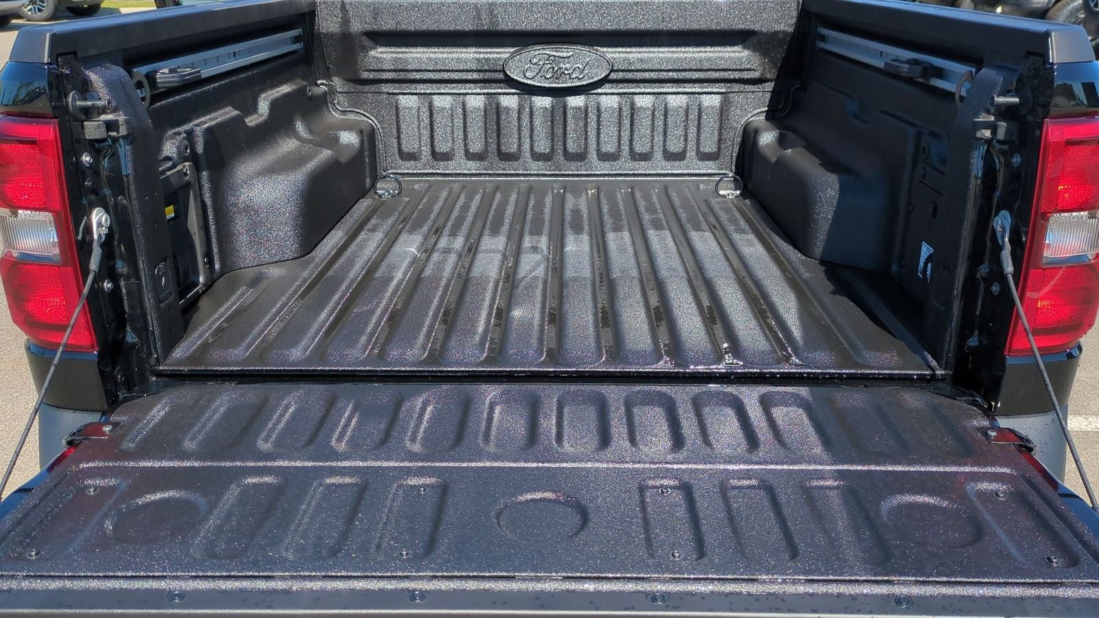 Thumbnail: 2025 Ford Maverick - 32