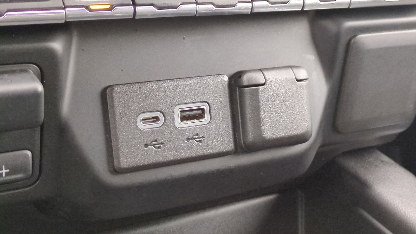 Thumbnail: 2021 Chevrolet Silverado 1500 - 33