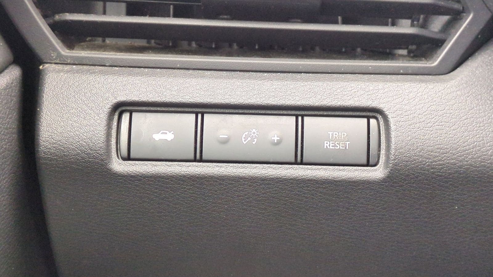 Thumbnail: 2020 Nissan Altima - 16