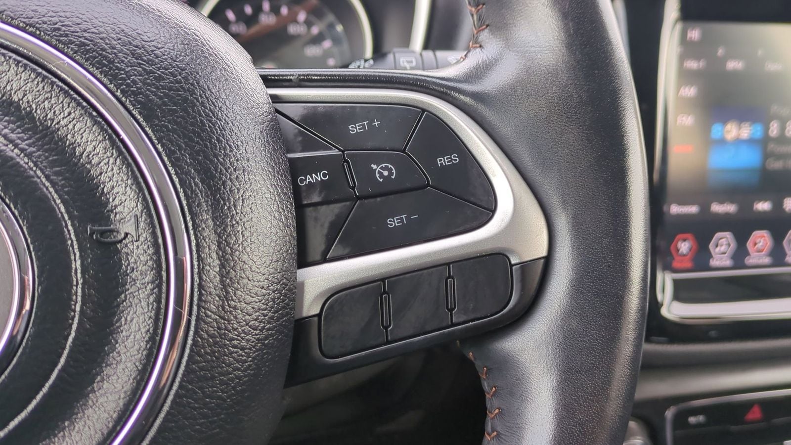 Thumbnail: 2020 Jeep Compass - 25