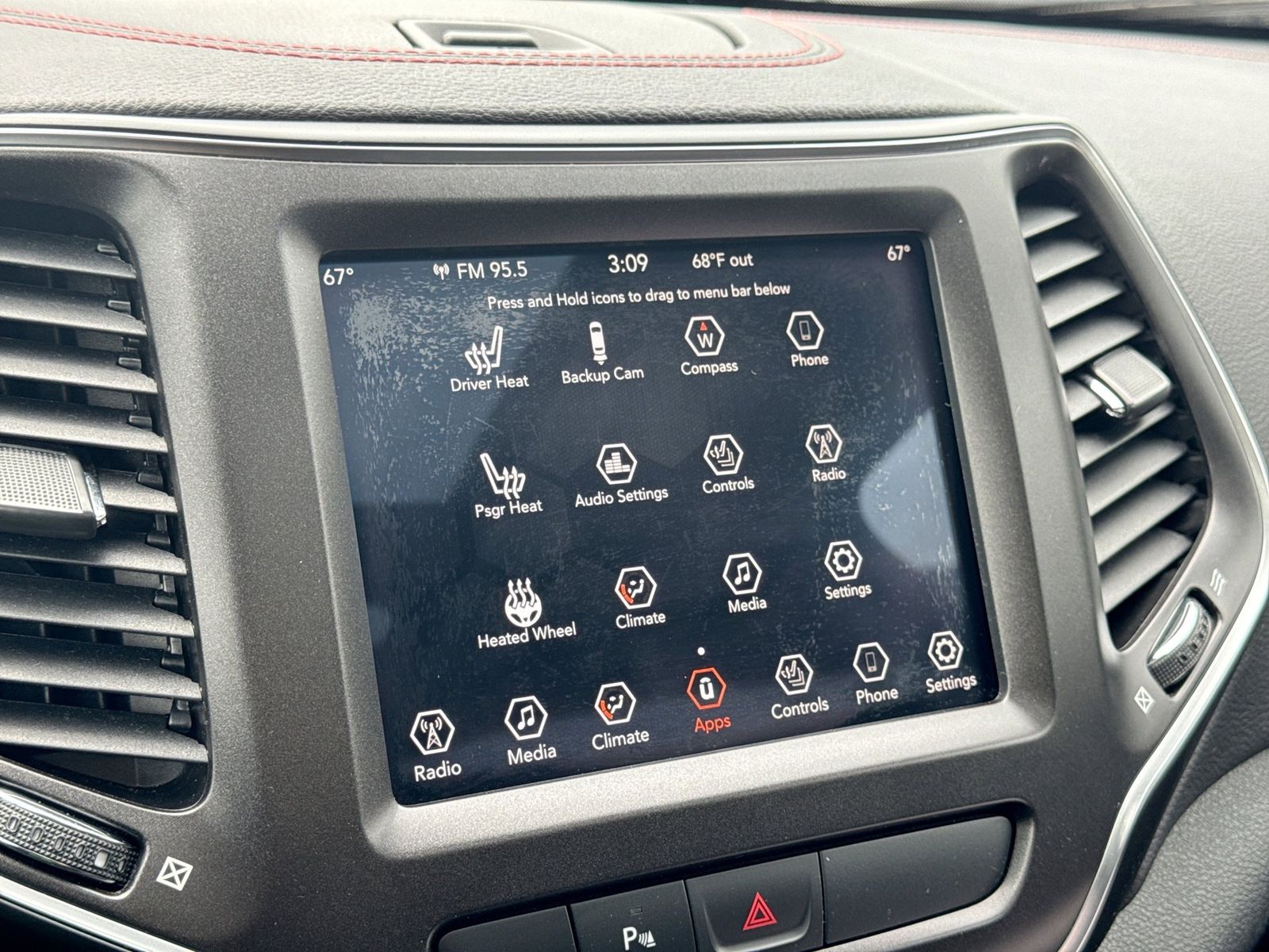 Thumbnail: 2019 Jeep Cherokee - 32