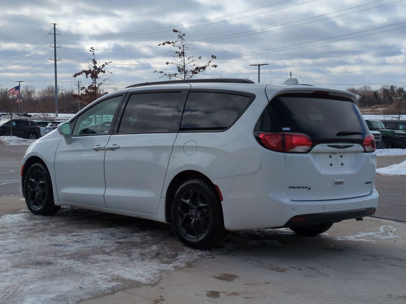 Thumbnail: 2019 Chrysler Pacifica - 4