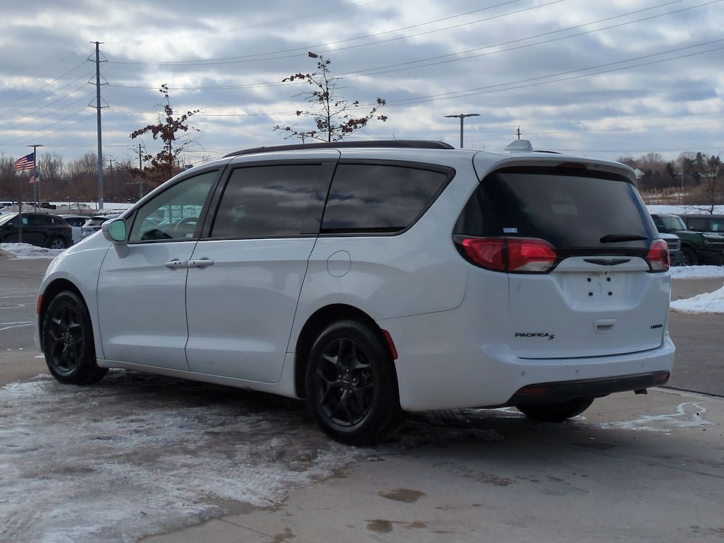 Used 2019 Chrysler Pacifica Limited Minivan/Van