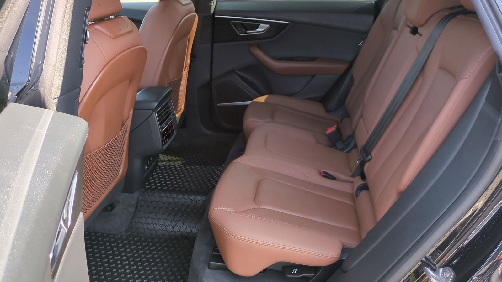 Thumbnail: 2019 Audi Q8 - 19