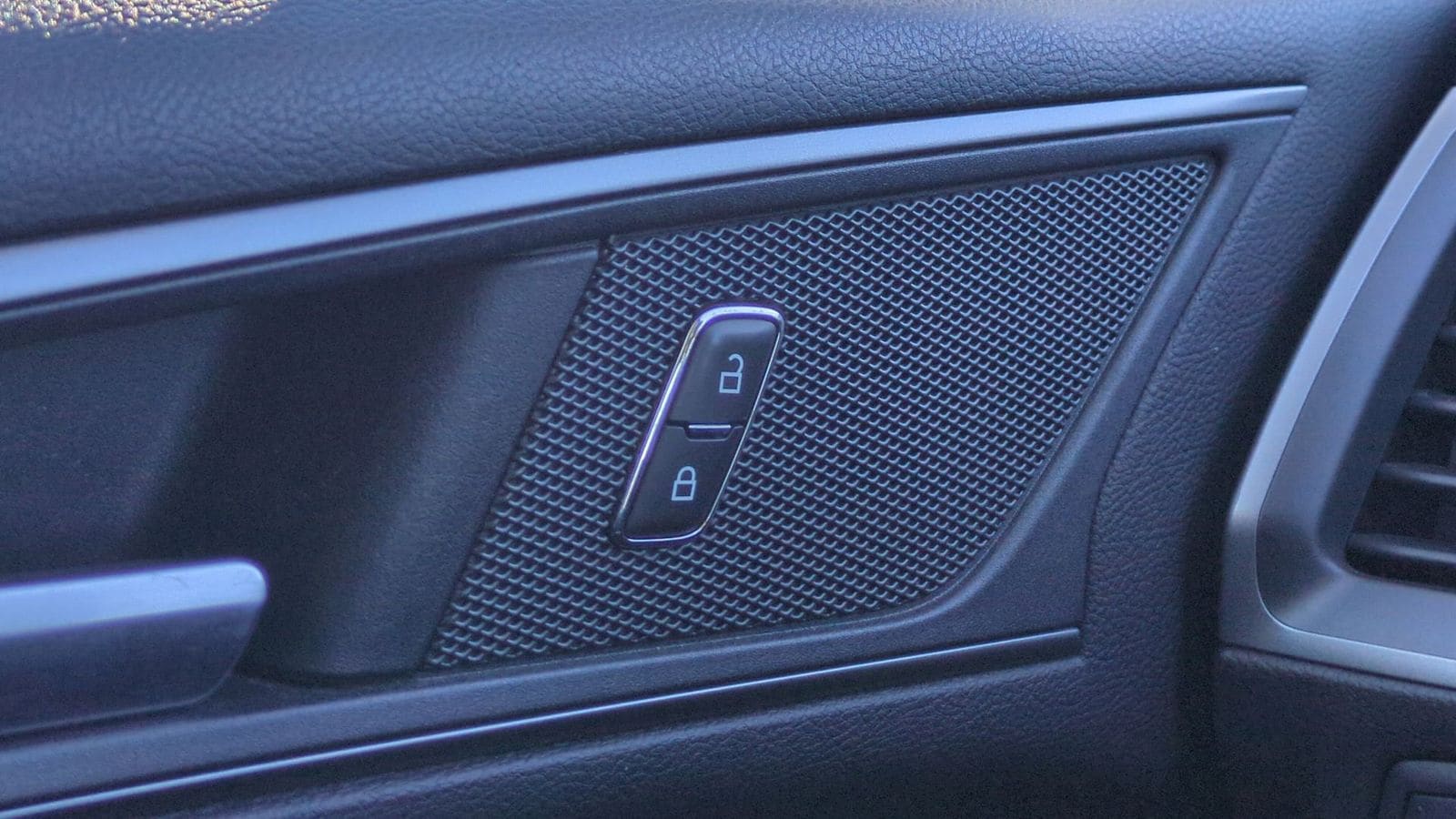 Thumbnail: 2018 Ford Edge - 31