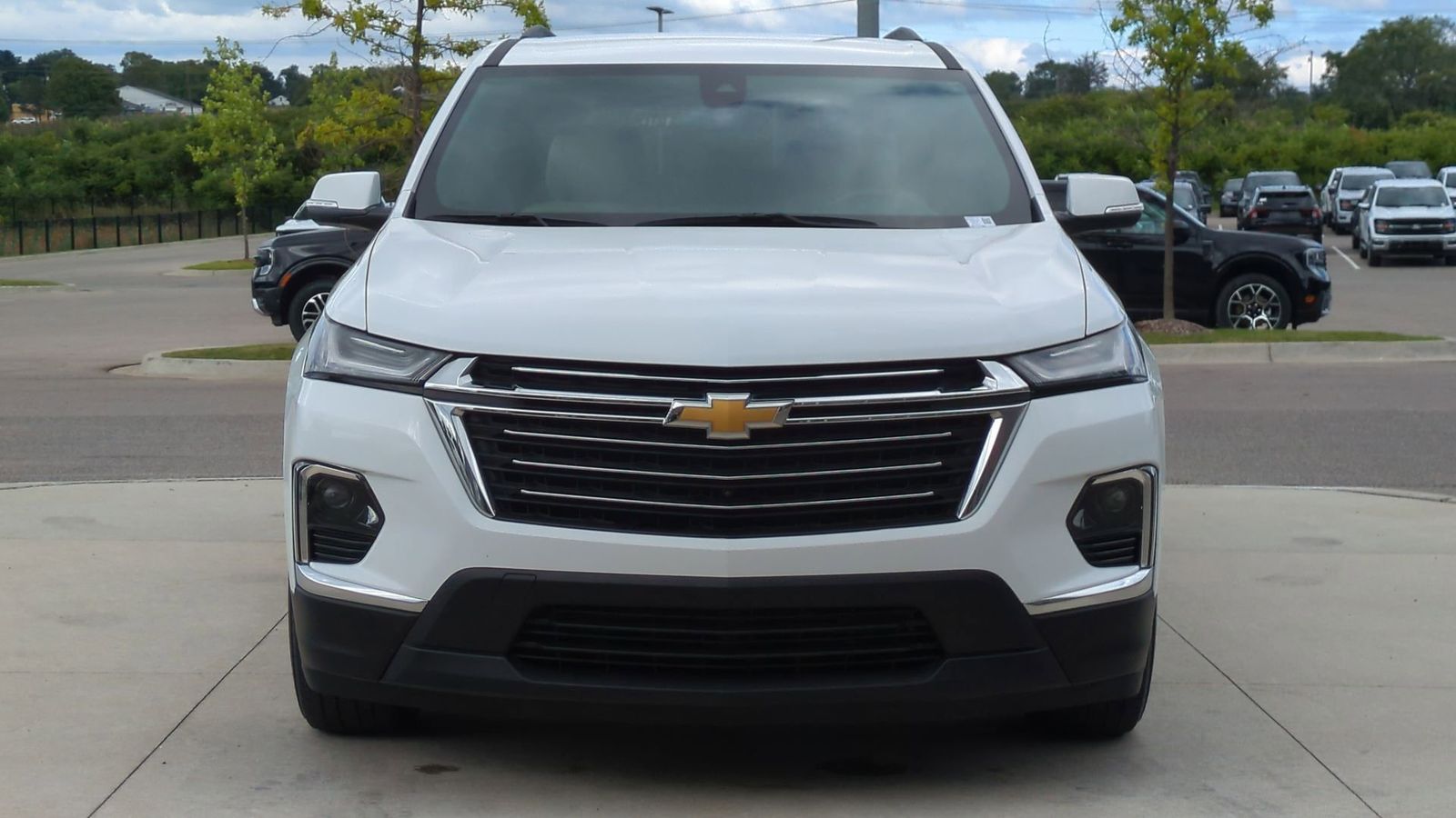 Thumbnail: 2023 Chevrolet Traverse - 19