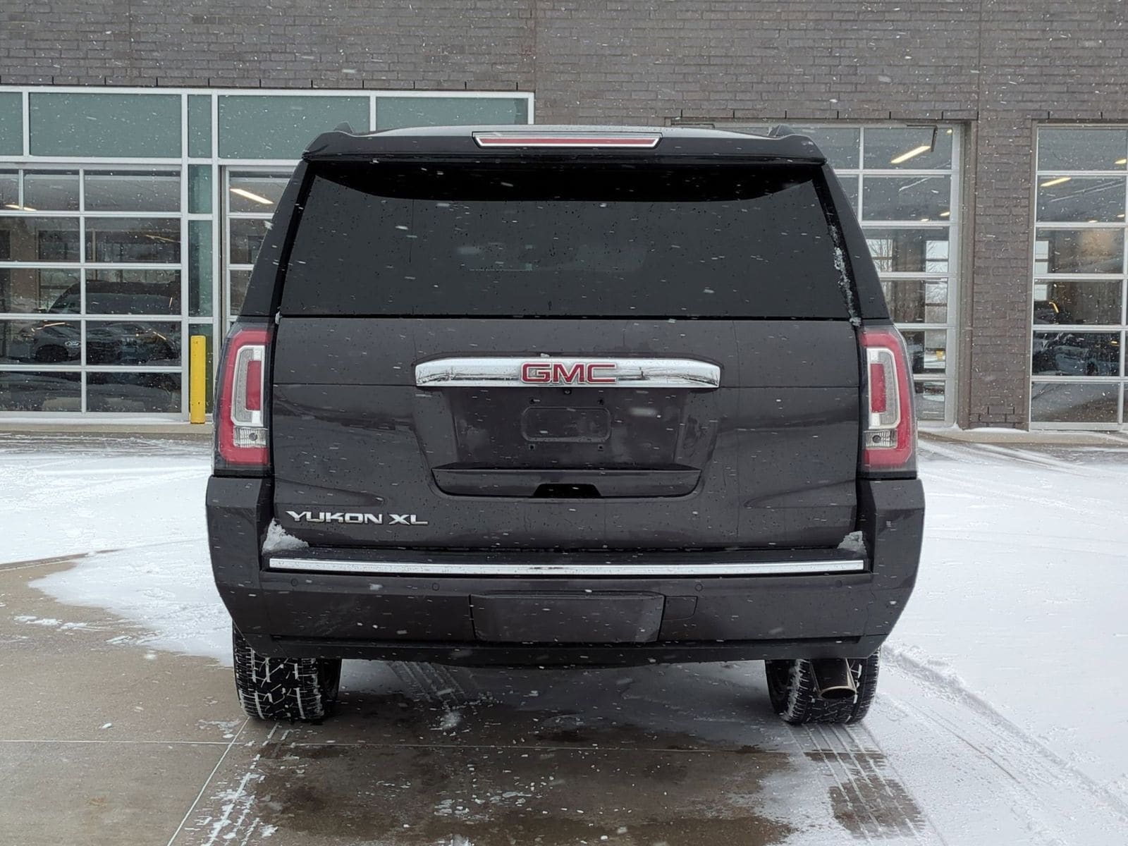 Thumbnail: 2017 GMC Yukon XL - 7