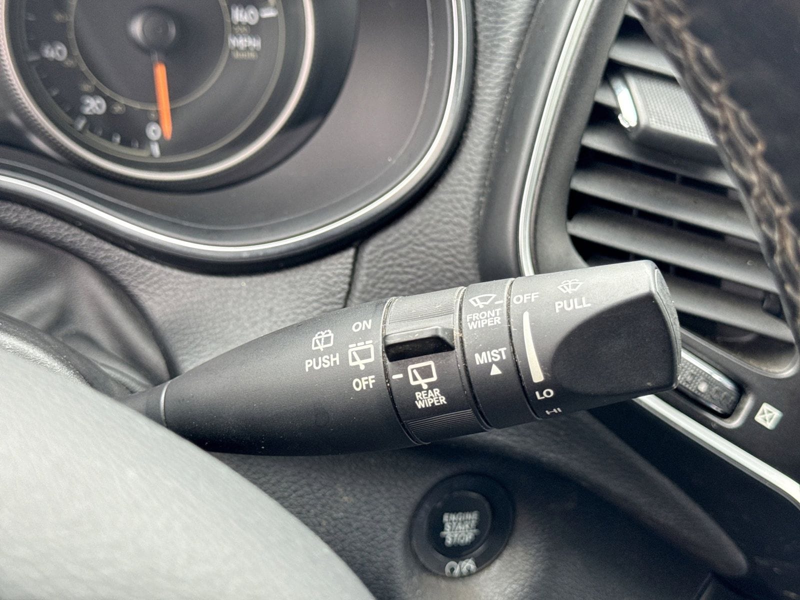 Thumbnail: 2019 Jeep Cherokee - 28