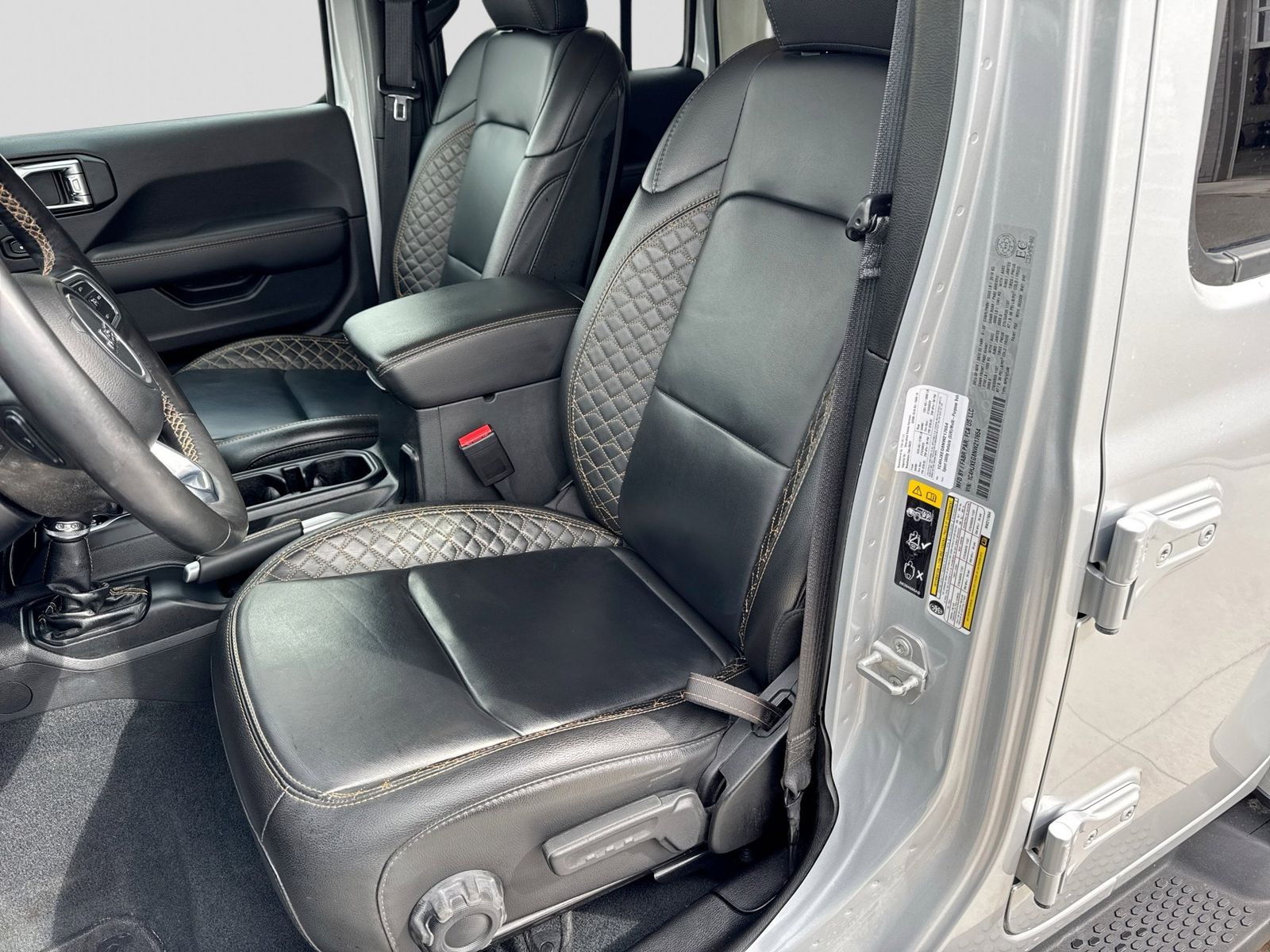 Thumbnail: 2022 Jeep Wrangler - 15